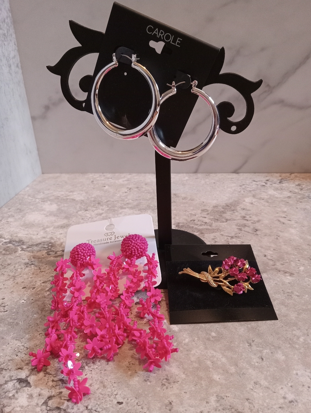 Earrings And Brooch Bundle - Picture 2 of 5